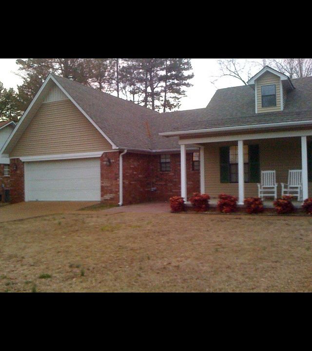 2nd image of 600 Edgewater Cv