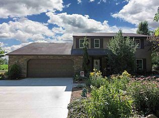 220 S 450 E, Pierceton, IN 46562