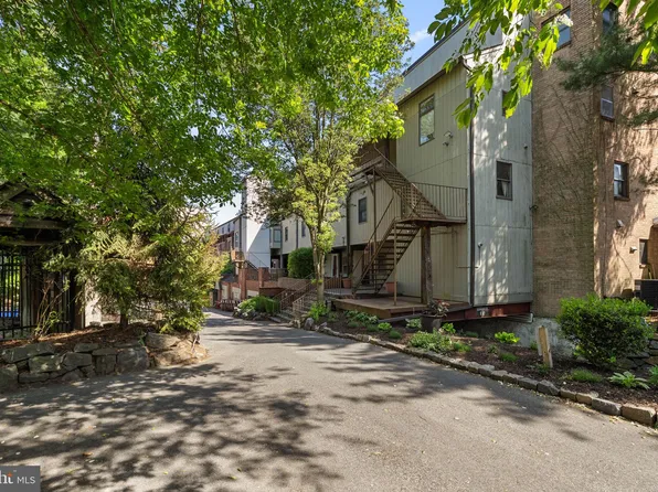 1880 Superfine Ln APT 28, Wilmington, DE 19802