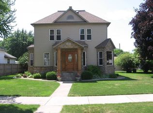 307 1st St SE, Fairfax, MN 55332