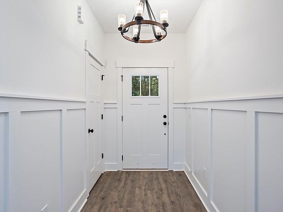 4th image of 250 Dobson Rd