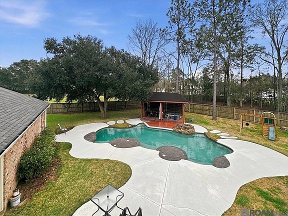 4th image of 5341 Riverbend Blvd