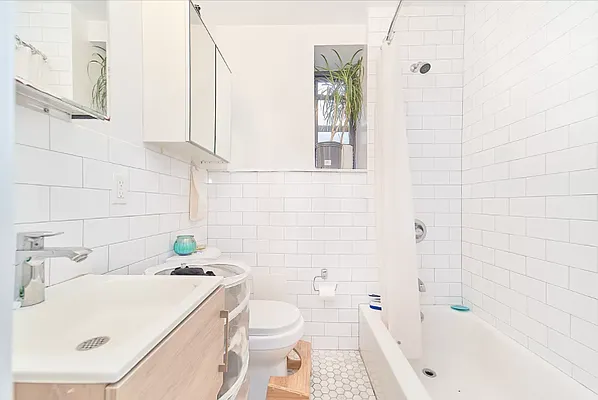 Rented by Living New York | media 12