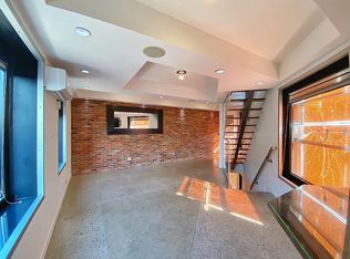142 W 9th St, Brooklyn, NY 11231