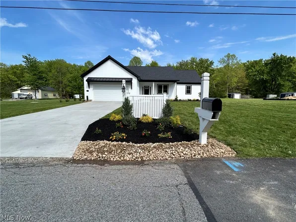 1775 Green Rd, Madison, OH 44057
