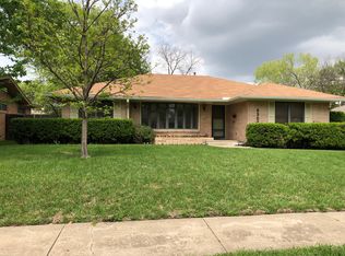 6307 Town Hill Ln, Dallas, TX 75214