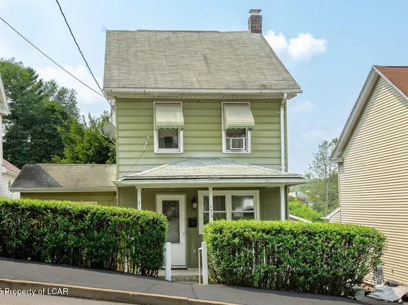 756 Seybert St, Hazleton, PA 18201