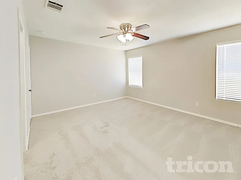 135 Jefferson Dr — Photo 9