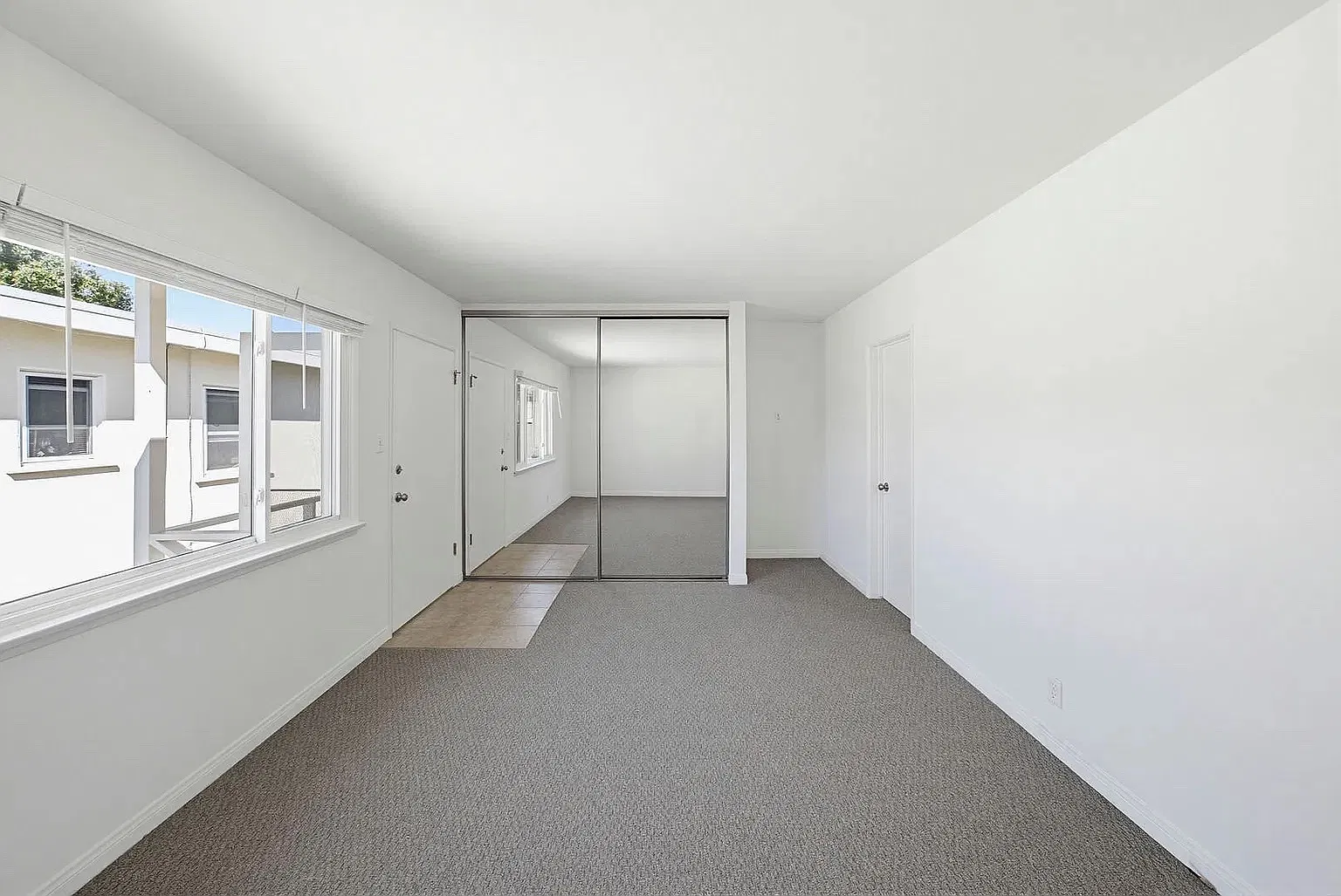Studio, $2,150 — Photo 4