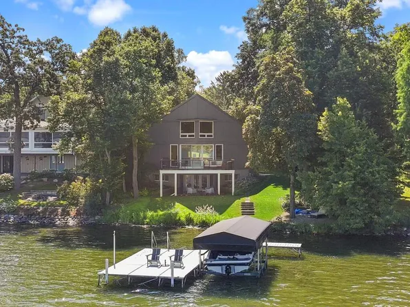 3015 Lake Shore Dr, Twin Lakes, WI 53181