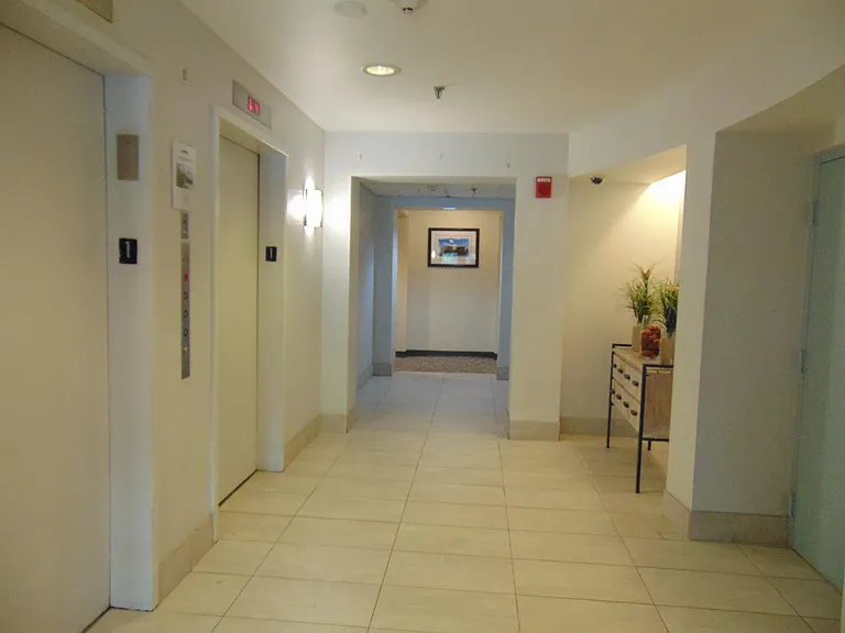 133 Commander Shea Blvd #621 — Photo 2
