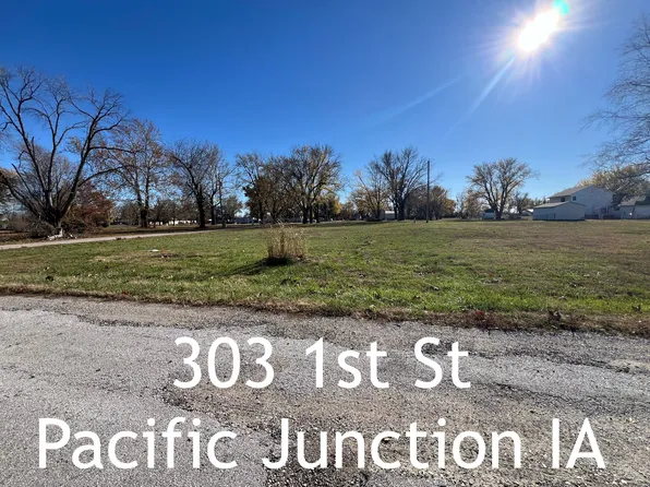 303 1st St, Pacific Junction, IA 51561