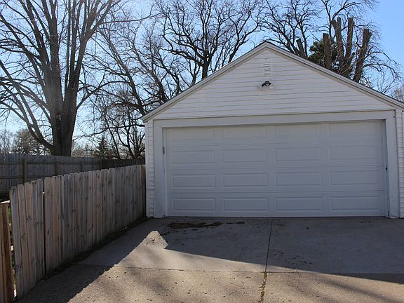 2nd image of 616 S 10th St