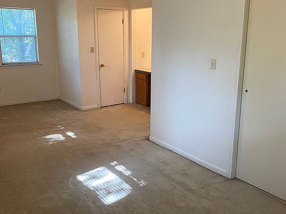 2nd image of 4307 Pawnee Trl