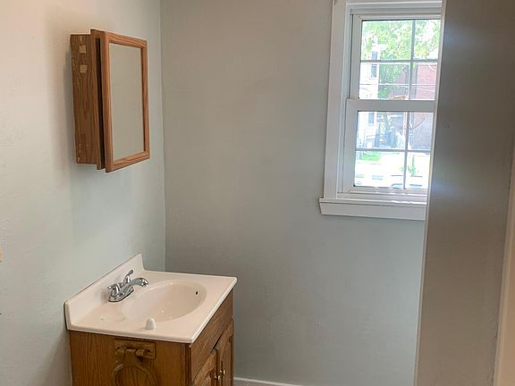 4th image of 556 Glenwood Ave #2