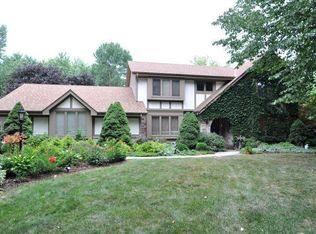 5039 S Loftus Ct, New Berlin, WI 53151