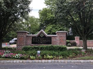 415 Four Seasons Dr, Wayne, NJ 07470