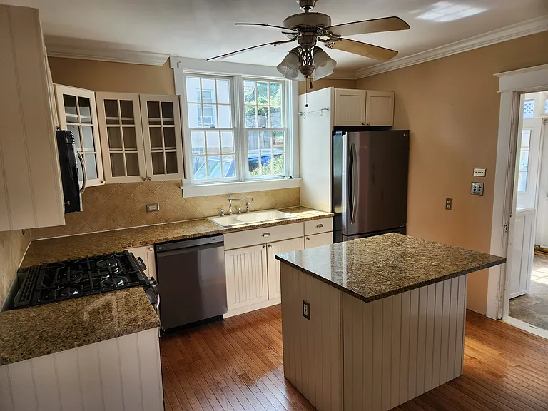 1142 E Matsonford Rd — Photo 3