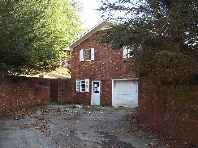 1st image of 224 Tanner Ln