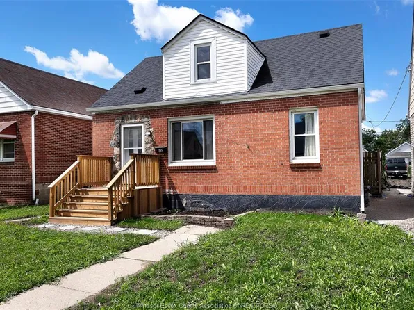 1527 Benjamin Ave, Windsor, ON N8X 4N3