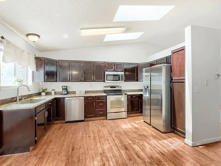 5106 Weeping Willow Cir — Photo 5