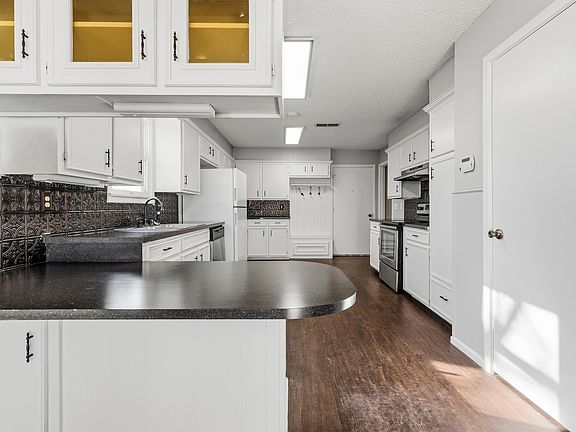 5th image of 4801 9th St