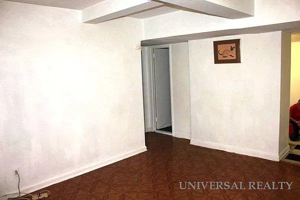 Sold by Universal Realty Group | media 9