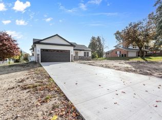 5428 Raleigh Dr, South Bend, IN 46614