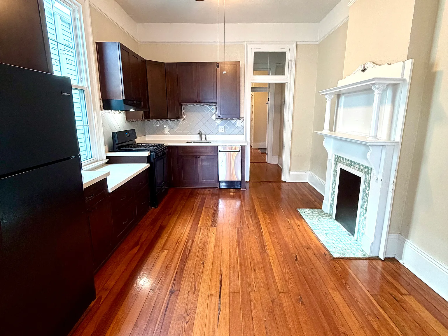 2 bed, 885 sqft, $1,600 — Photo 4