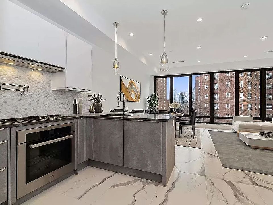 1st image of 127 Avenue D #4
