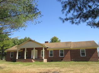 1741 Cedar Creek Rd, Fayetteville, NC 28312