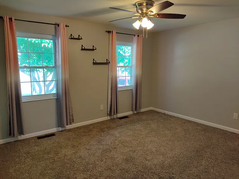 2276 Aileswood Ct — Photo 9