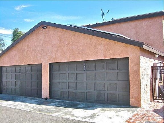 3rd image of 1227 Cota Ave
