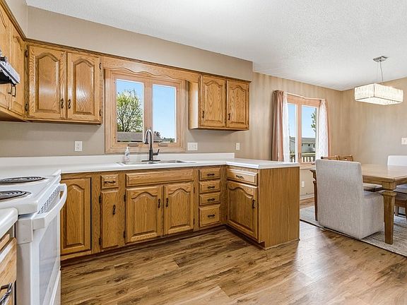 4th image of 1140 E Wilson Avenue