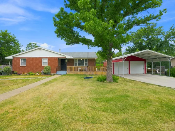 416 N Douglas St, Wellington, KS 67152