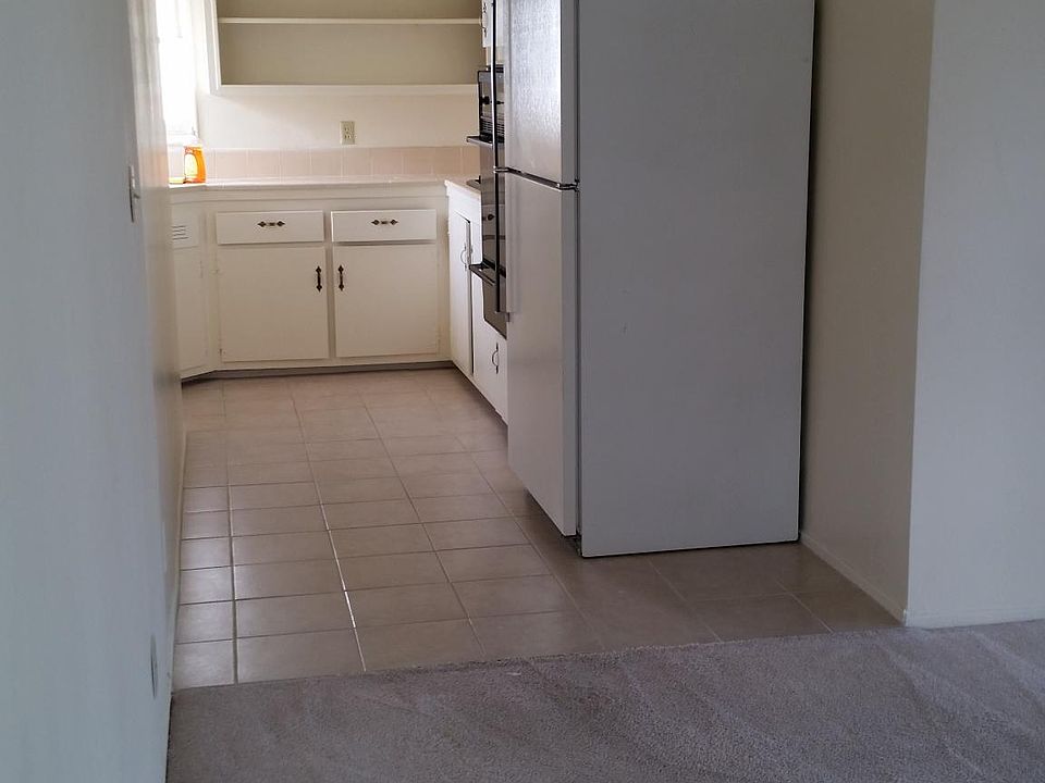 2nd image of 425 Avenue G APT 10