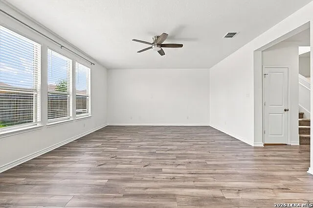 4 bed, 2.5 bath, 2403 sqft, $2,200 — Photo 4
