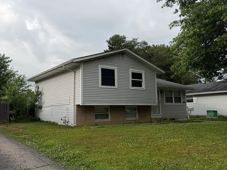 2056 Brookfield Rd — Photo 1