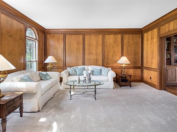 4th image of 901 Town And Country Estate Ct