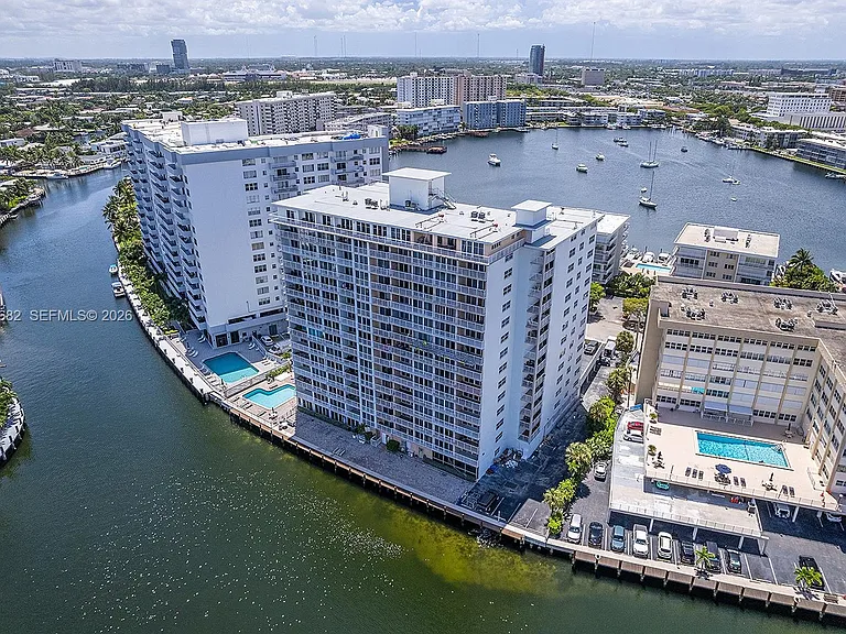 121 Golden Isles Dr #201 — Photo 2