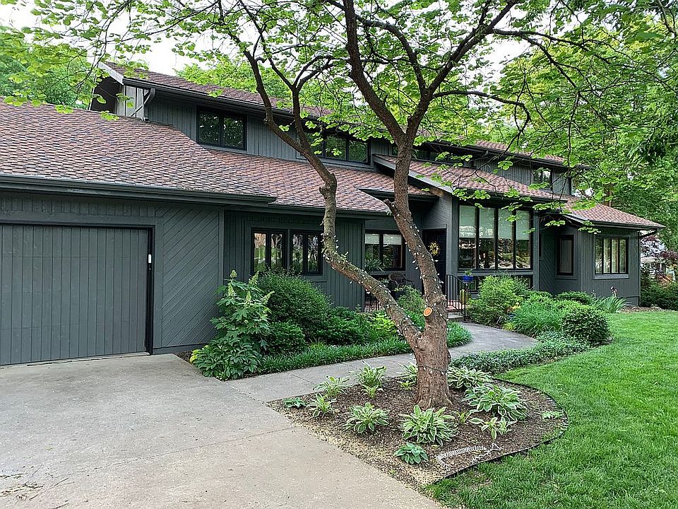 1st image of 530 W Country Ln