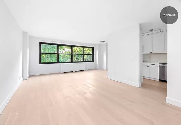 4th image of 180 W End Ave APT 4R