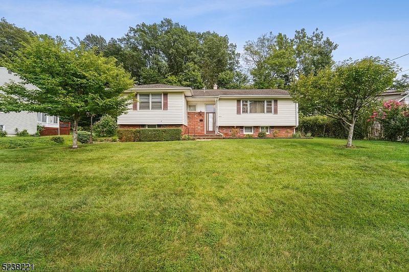 1st image of 7 Aldom Cir