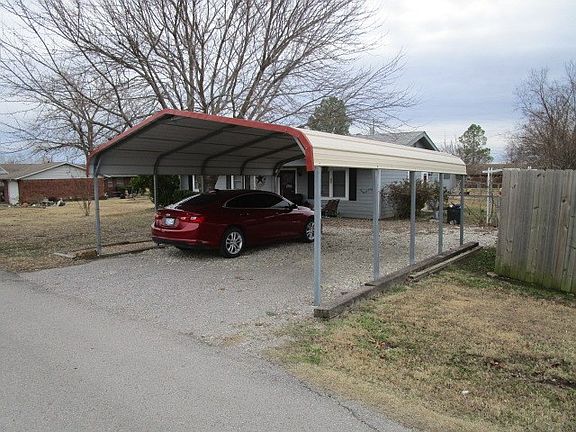 2nd image of 1601 W Tulsa Ave