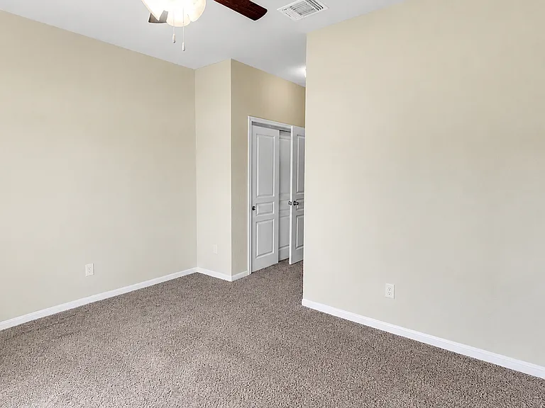 623 Rivington Dr — Photo 17