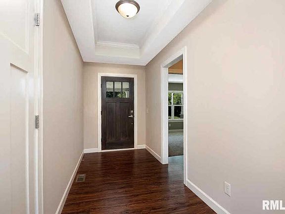 2nd image of 3414 Meadow Cir E