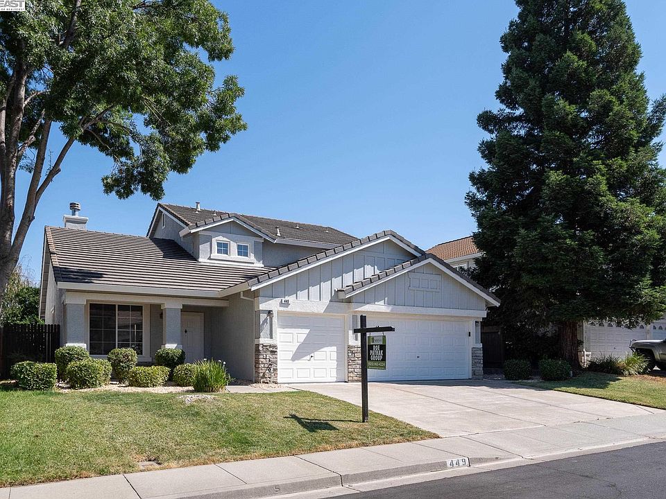1st image of 449 Crownpointe Cir