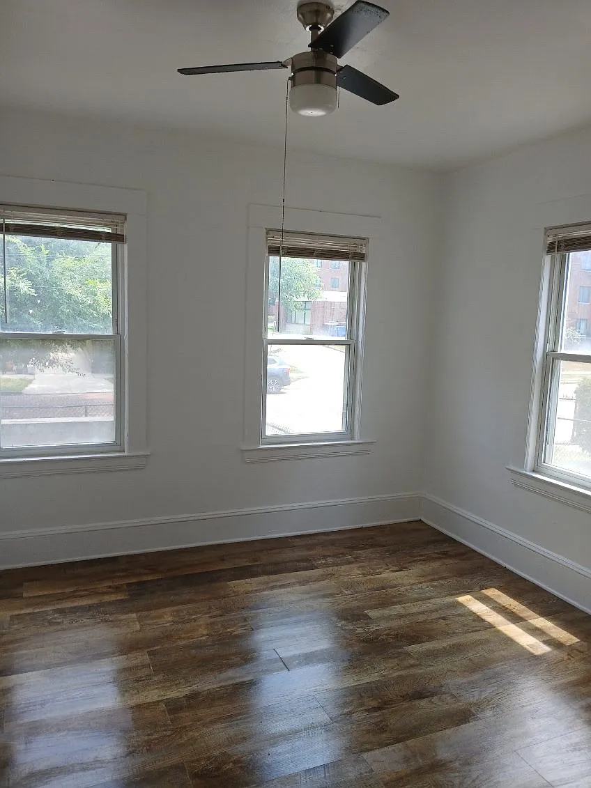 1 bed, 850 sqft, $1,000 — Photo 3