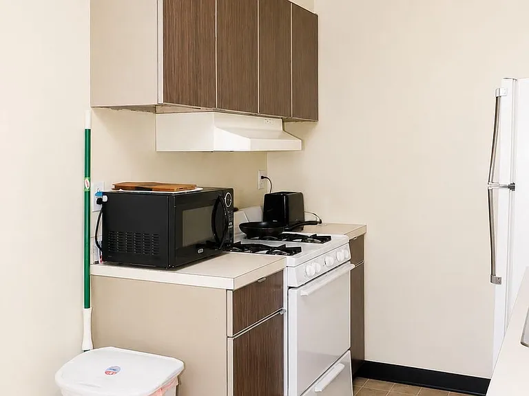 1008 Spruce St #20-5-1 — Photo 3