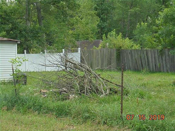 4th image of 1440 N County Road 75 E